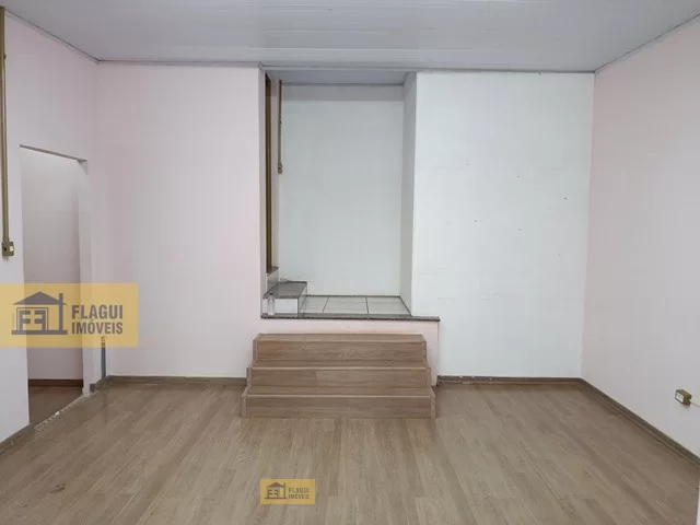 CALÇADÃO DA AV: 17, Nº 733 - parte alta - Barretos/SP