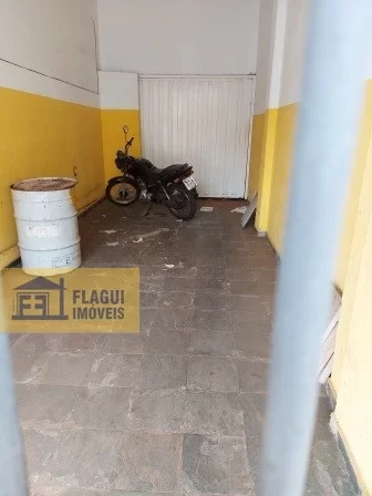 Casa Padrão/ Ponto Comercial 