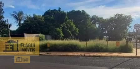 AVENIDA 11, ESQUINA DA RUA 12 - TERRENO