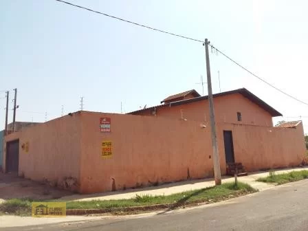 Casa à Venda