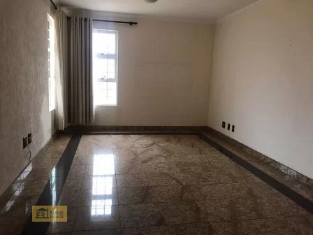 Casa para Venda no Bairro Centro