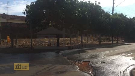 RUA 16 ESQ. COM AVENIDA SÃO CARLOS