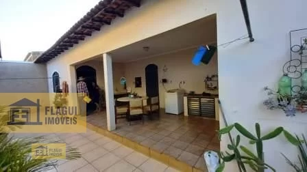 Casa a Venda 